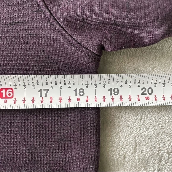 Under Armour Purple Hooded Sweatshirt Large Logo Hoodie with Front Pocket XL - Picture 7 of 8